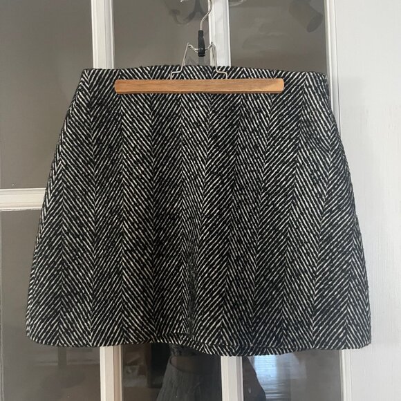 Gap Herringbone Mini Skirt, Black and White, Size 4, NWT - Picture 4 of 6